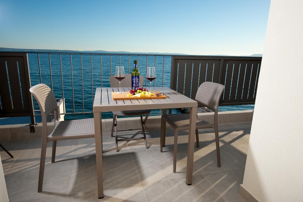 Seaside Luxury Suites Podstrana Bagian luar foto