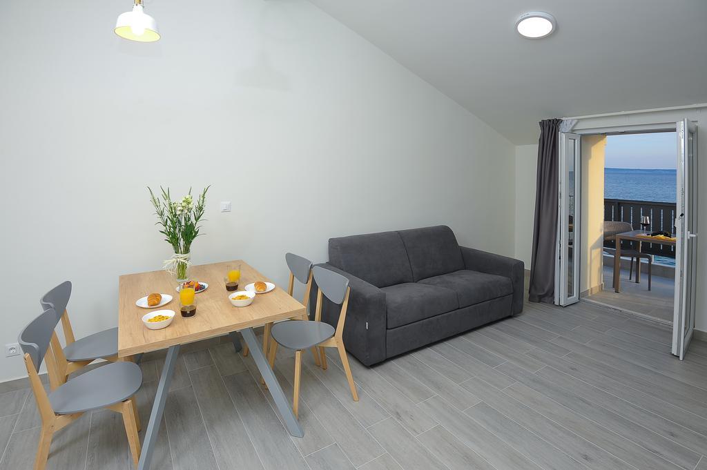 Seaside Luxury Suites Podstrana Bagian luar foto